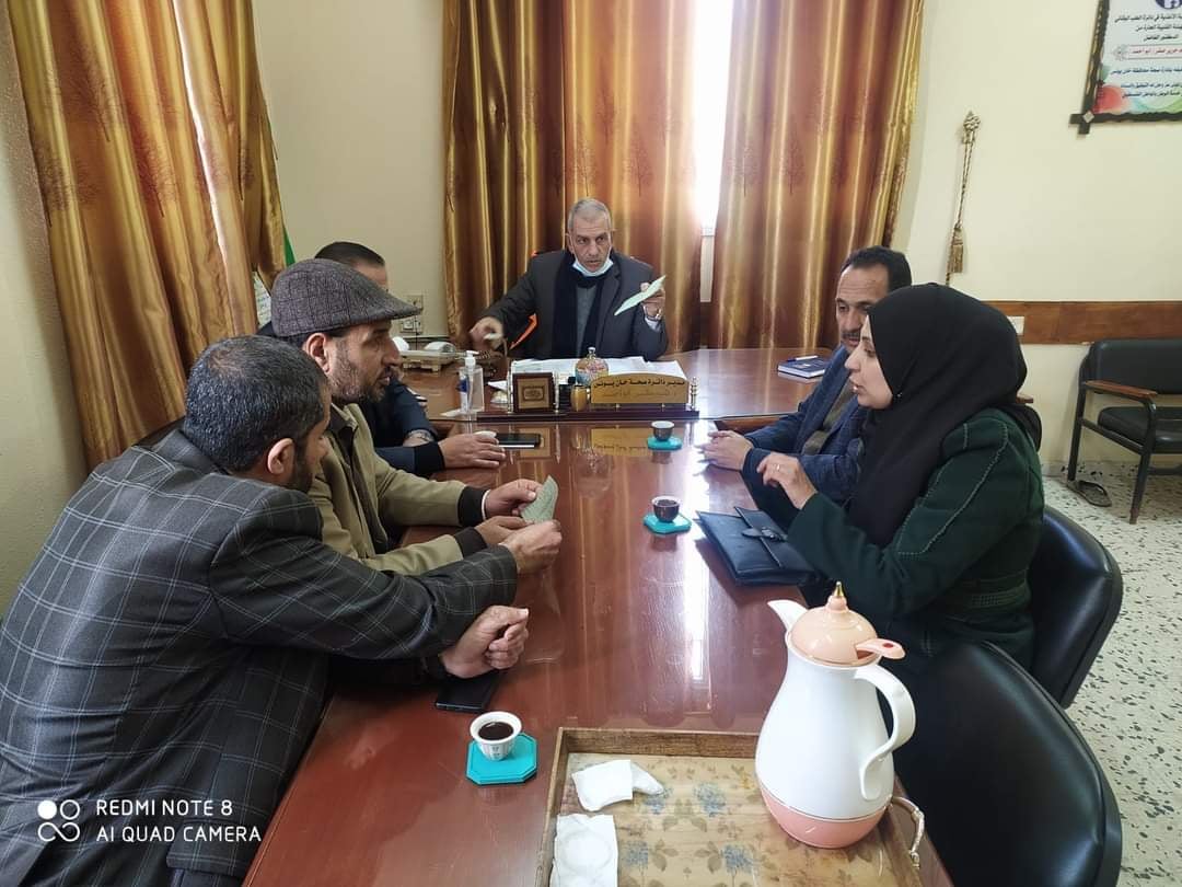 تكريم د. تميم صقر مدير صحة خان يونس على جهوده في إنجاح حملات التطعيم بالجامعة الاسلامية فرع الجنوب