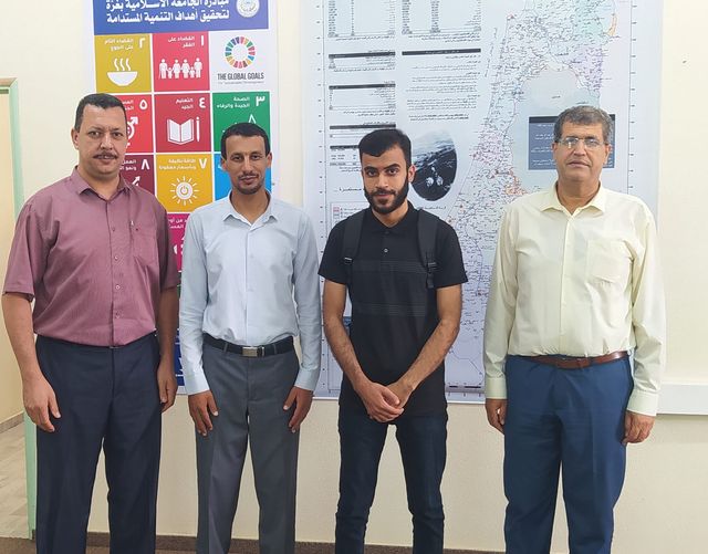 عمادة الجامعة الإسلامية فرع الجنوب تلتقي الطالب المتميز  في قسم الوسائط المتعددة محمد زاهر النبريص