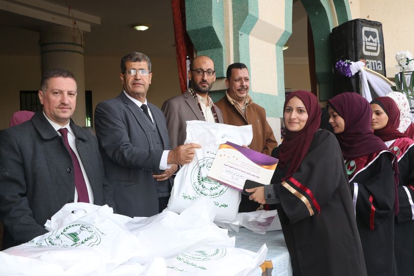 برعايةٍ كريمة من عمادة الجامعة الإسلامية فرع الجنوب مجلس الطالبات يُقيم حفلاً لتكريم طالبات الامتياز